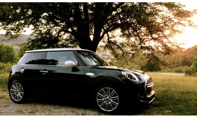 Small Wonder Mini Cooper S Mit Harmankardon Hifi System Connect