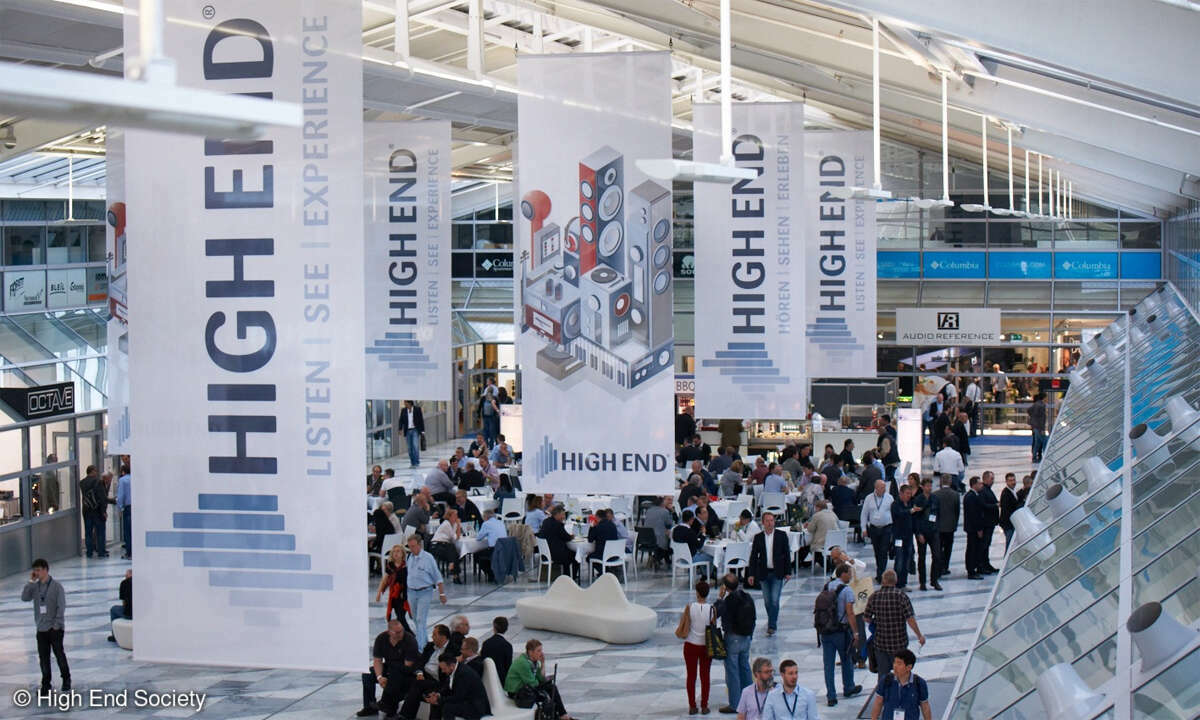 High End 2015 Atrium