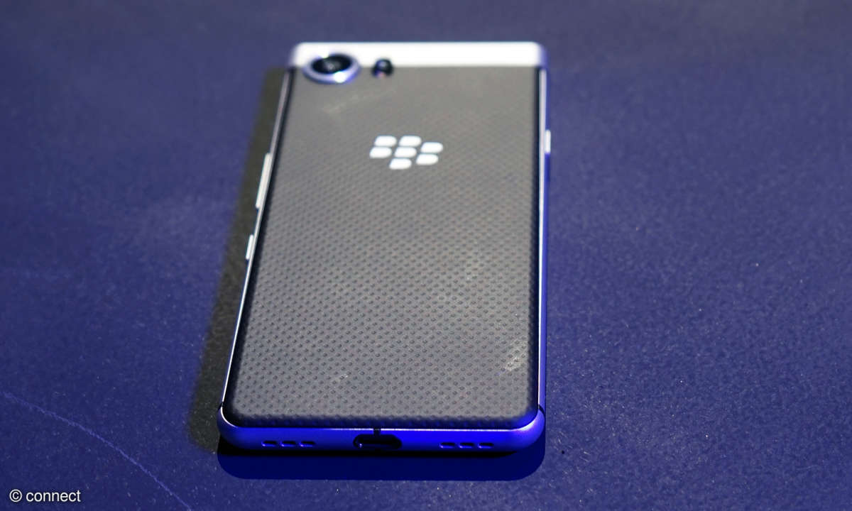 MWC 2017: Blackberry KeyOne