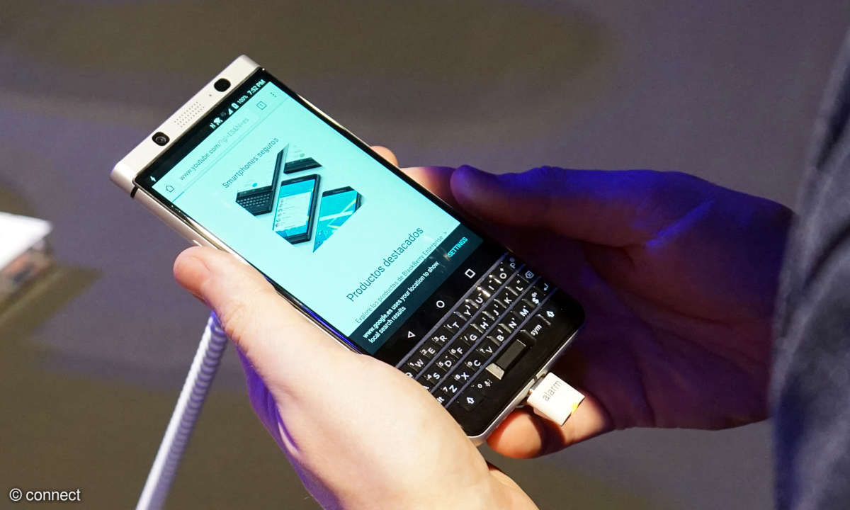 MWC 2017: Blackberry KeyOne