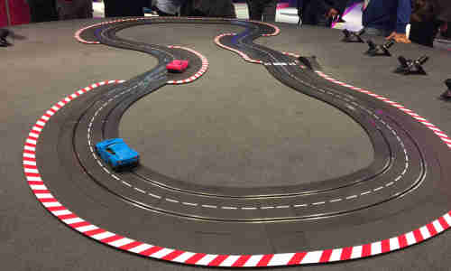Mwc 17 Neuheiten Und Impressionen Der Messe Im Live Ticker Mwc 17 Carrera Bahn It Vr Brille Connect
