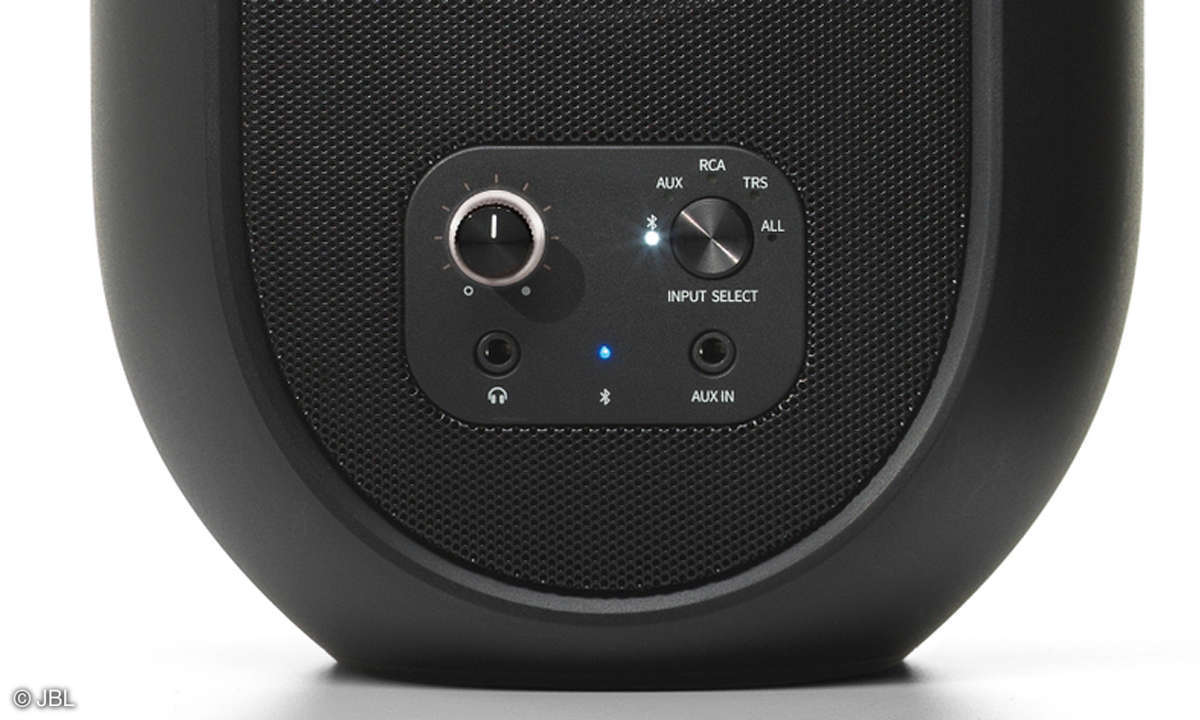 JBL One 104-BT im Test: Anschlüsse, Pegelsteller Quellenwahl