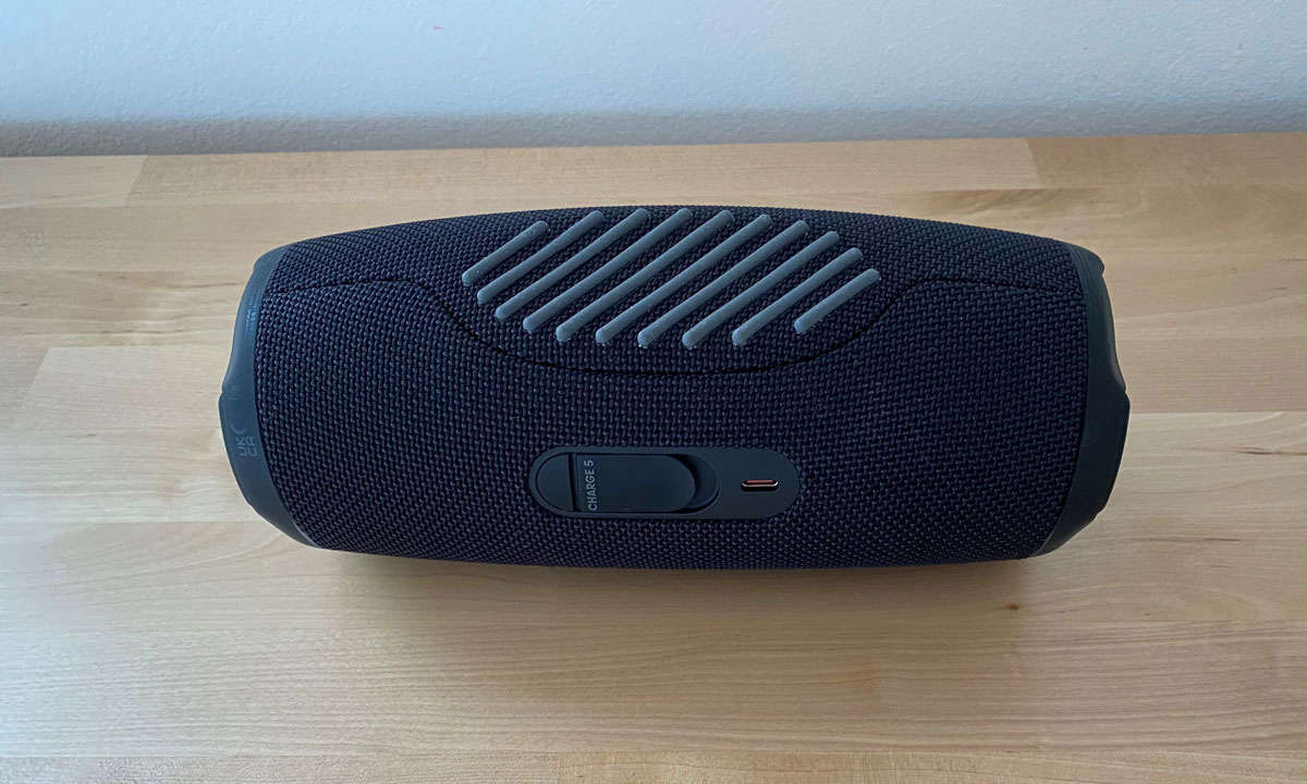 JBL-Charge-5-unten