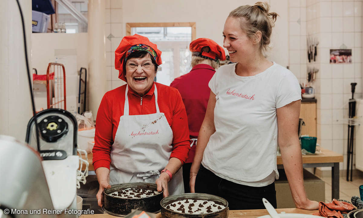Oma Anni backt seit dem Beginn 2014 in Katharina Mayers sozialem Start-up Kuchentratsch