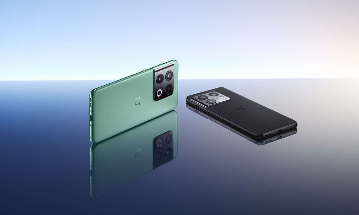 Oneplus 10 Pro Volcanic Black and Emerald Forest