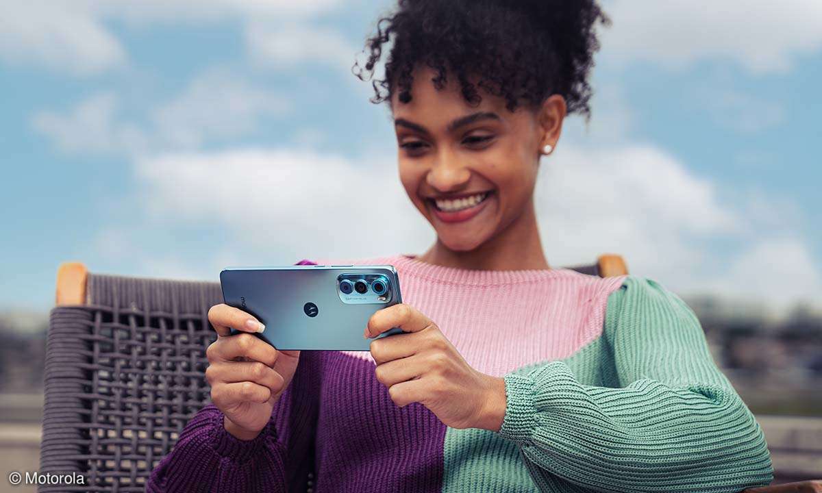 2022_MOTOROLA-EDGE-30_ATL_GALLERY-SHOOT_PROFESSIONAL-CAM-20