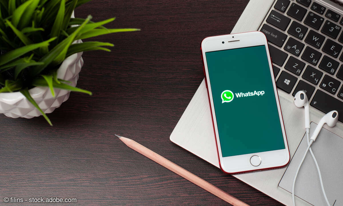 Whatsapp on iPhone screen
