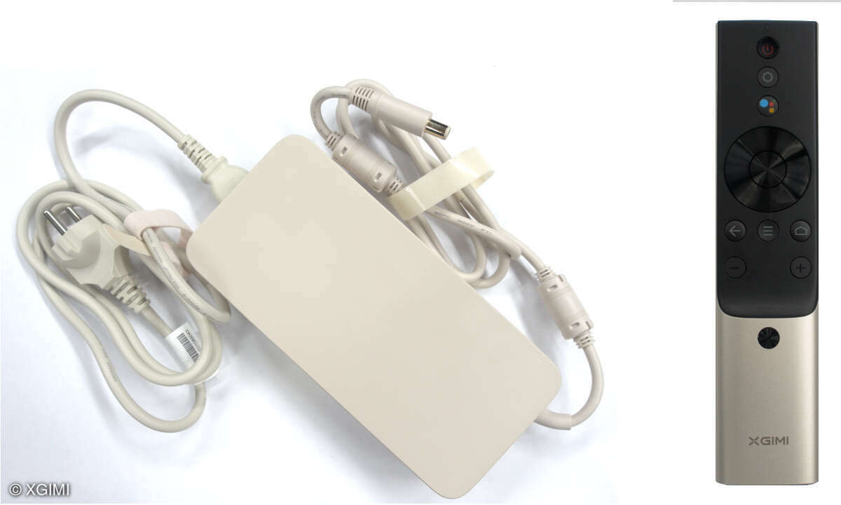 XGIMI Horizon Ultra im Test: Netzteil und Fernbediengung