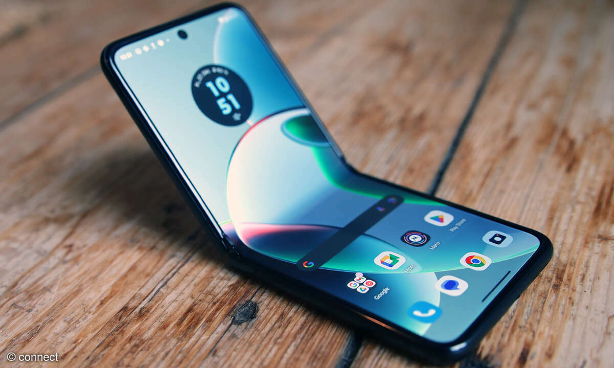 Motorola Razr 40 angewinkelt