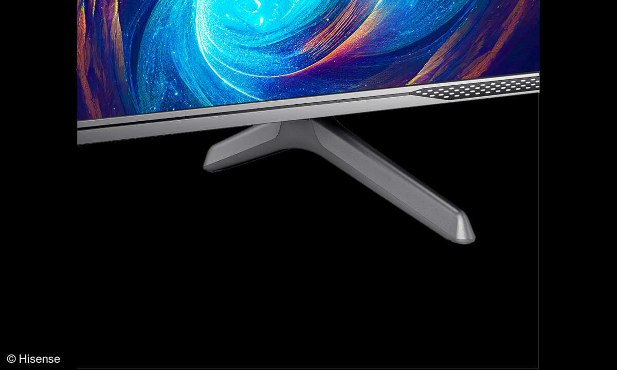 Hisense 55E7KQ PRO im Test: Standfüße
