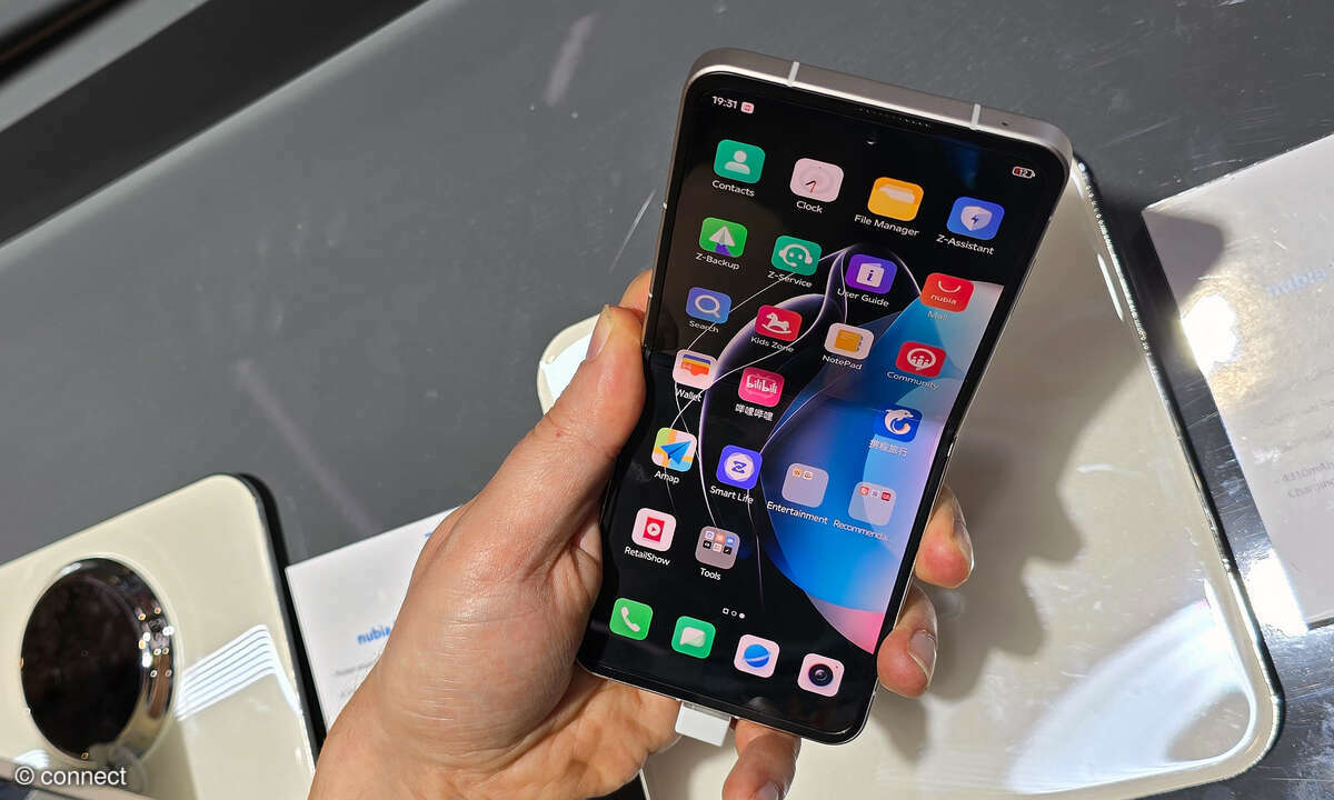 Nubia Flip MWC News