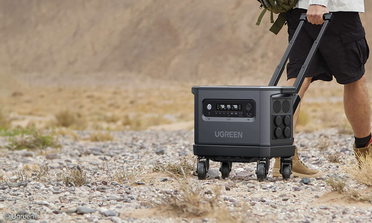 Ugreen-Powerroam-2200-Rollen