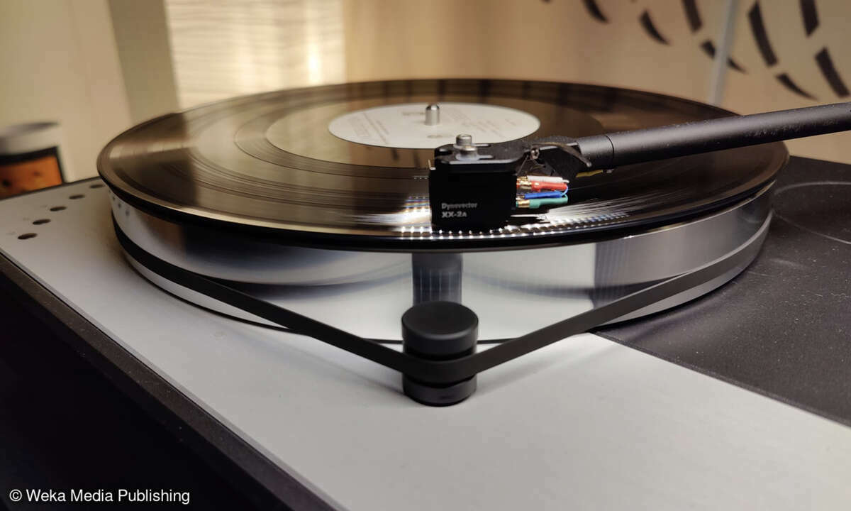 Das neue System von Dynavector: MC XX-2A auf dem Jubiläums Volare von Dr. Feickert Analogue. Von diesem Laufwerk gibt es nur 100 Stück!