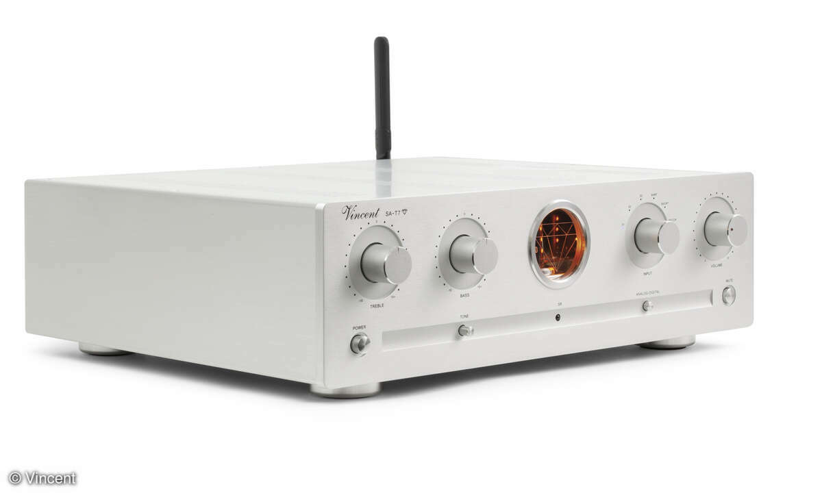 Der Preamp Vincent SA-T7 Diamond ist mit Telefunken-Röhren aus deutscher Produktion bestückt