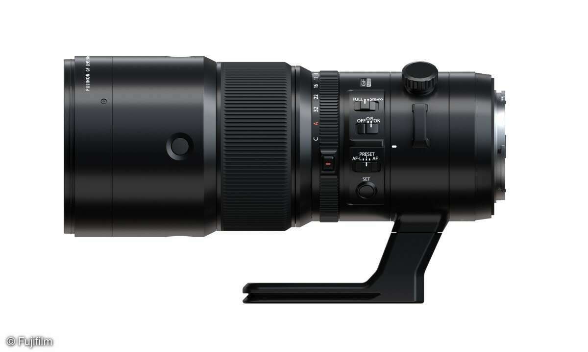 Supertele Fujinon GF 5,6/500 mm R LM OIS WR  in der seitlichen Ansicht
