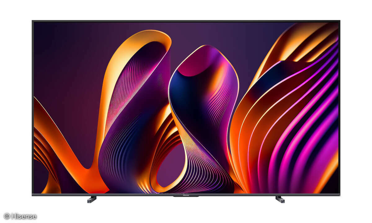 Die Hisense E7NQ-Serie unterscheidet sich von der A7NQ-Serie durch einen anderen Standfuß.