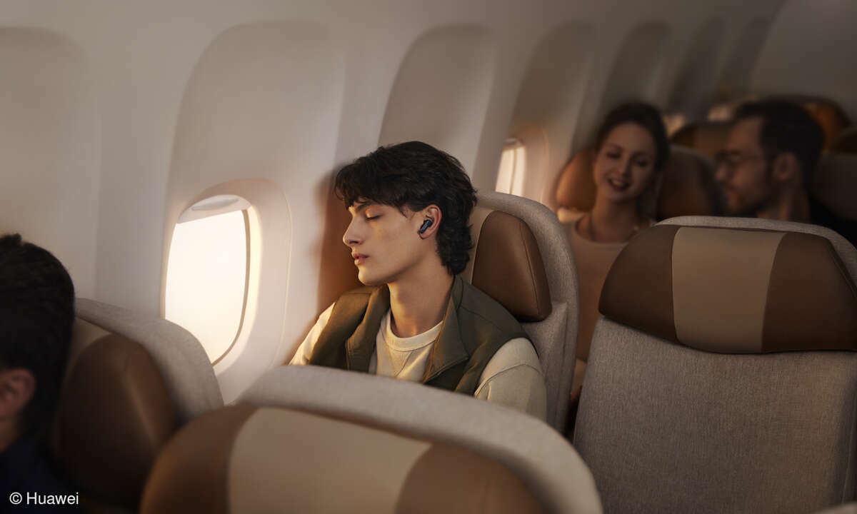 Orca-creative-lifestyle-shot-aircraft