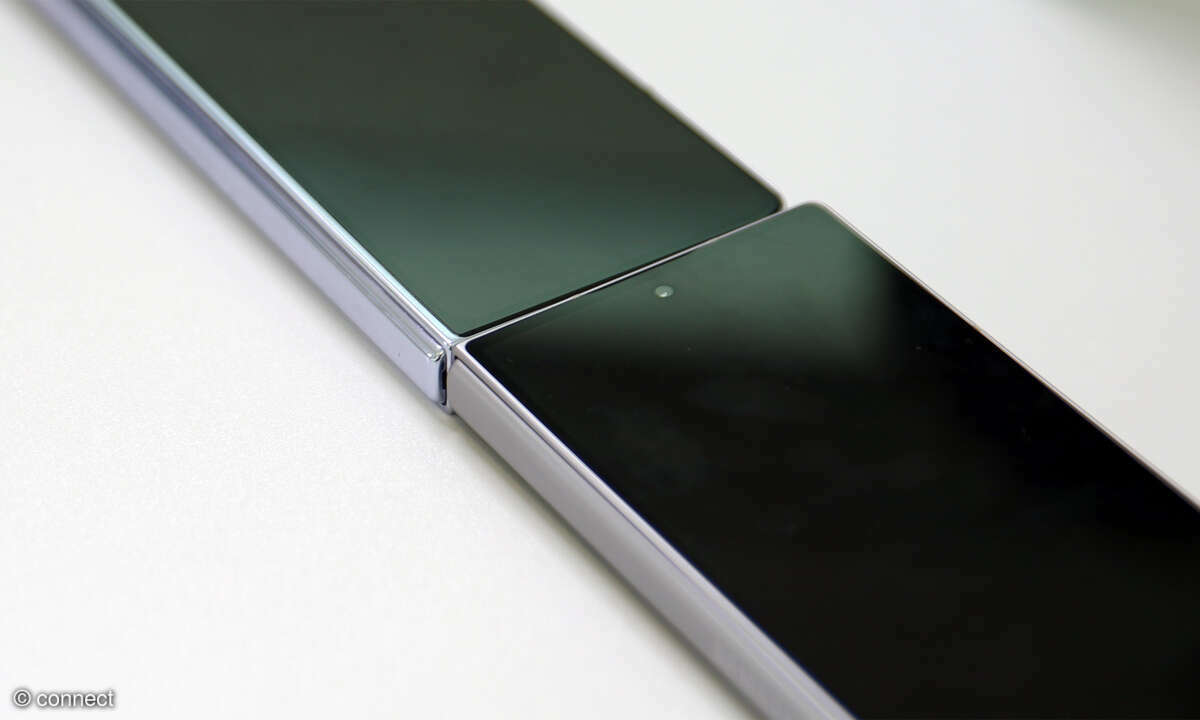 Samsung Galaxy Fold 5 und Fold 6 Vergleich Scharnier Blende