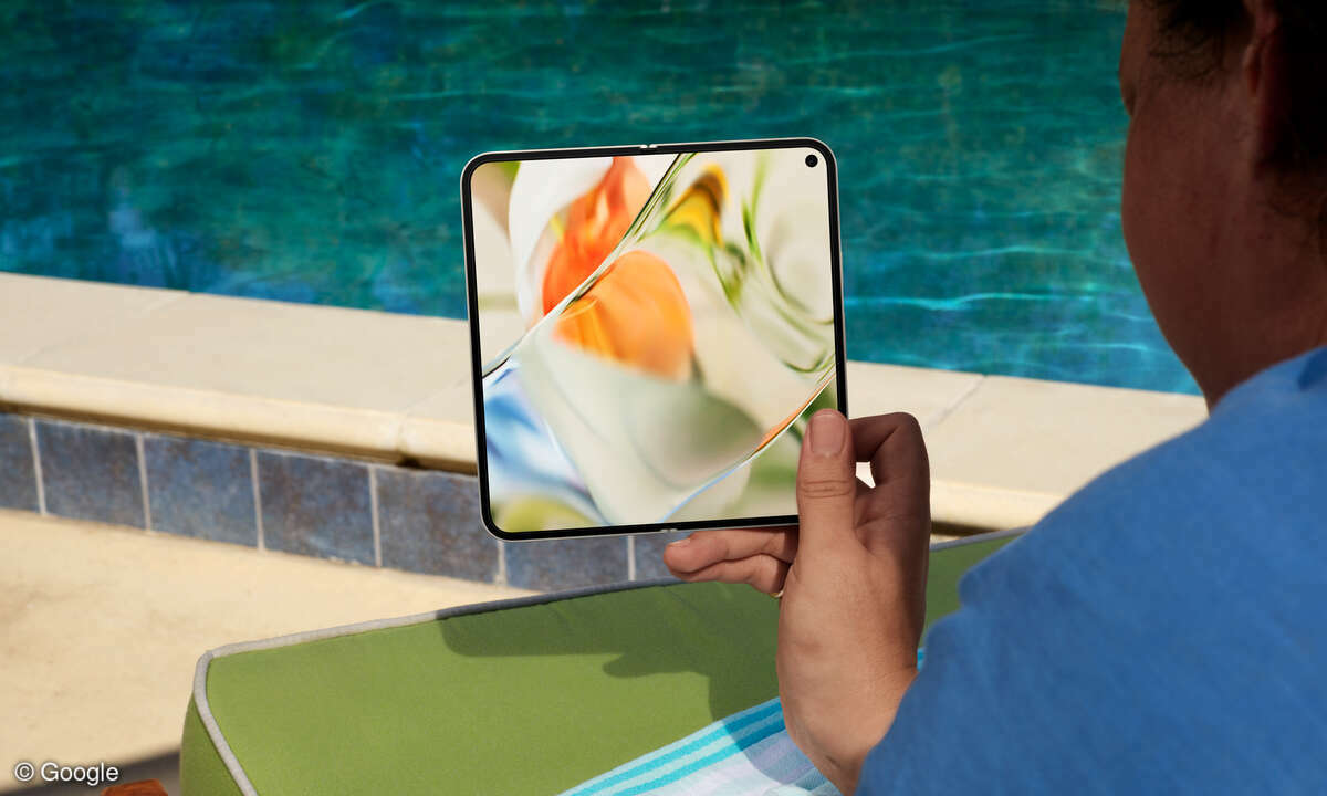 google-pixel-9-pro-fold-lifestyle