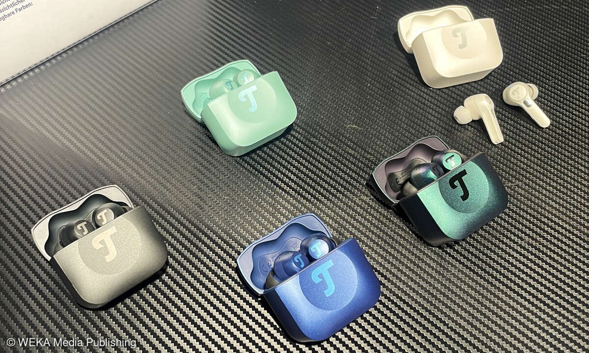 Auch bei den hochwertigen In-Ears gibt es Neuigkeiten vonn Teufel. Mit den Airy TWS Pro 3 kommt die dritte Generation der True Wireless In-Ear Hörer. Sie verfügen über adaptives ANC, Trageerkennung, sind spritwassergeschützt und kommen mt einem Ladec