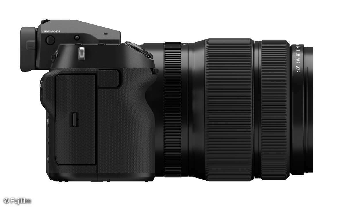 Fujifilm GFX100S II im Test: Seitenansicht