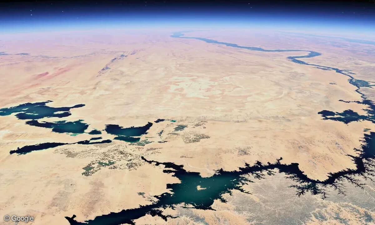 Mit KI setzt Google mehrere Fotos zusammen - bereinigt um temporäre Wettererscheinungen. Hier: Die Toshka-Seen in Ägypten.
