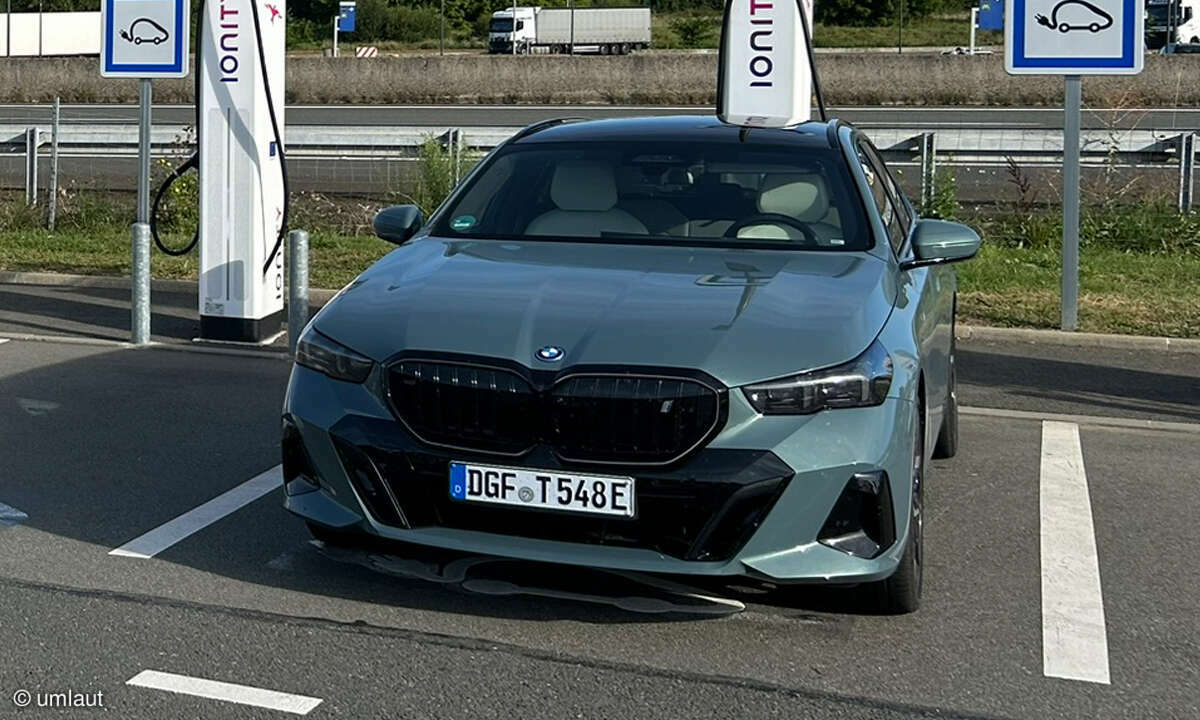 Unser Testfahrzeug: BMW i5 eDrive40 Touring