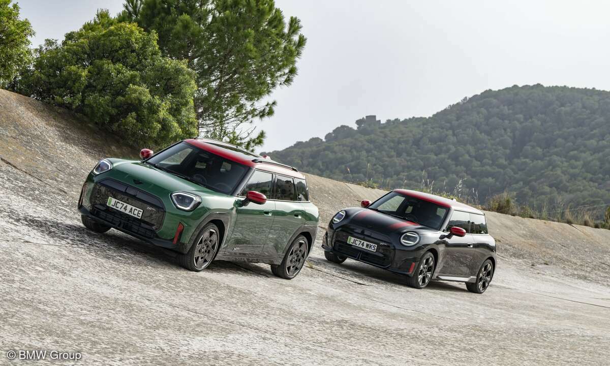 Zwei Premieren auf der Paris Motor Show 2024: Der neue MINI John Cooper Works Electric und der neue MINI John Cooper Works Aceman.