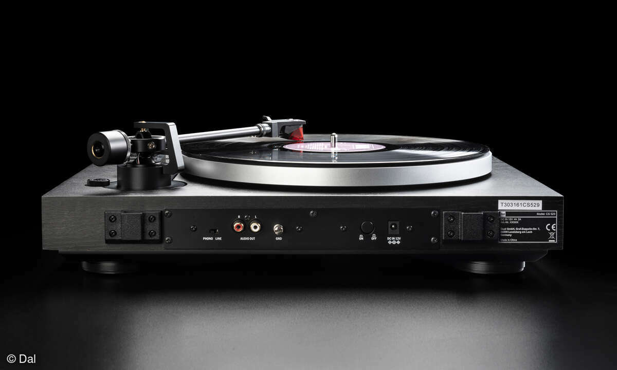 dual-cs529-plattenspiler-record-player-turntable-connections-back-rueckseite-anschluesse