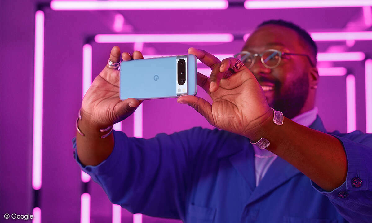 pixel-8-pro-lifestyle-1