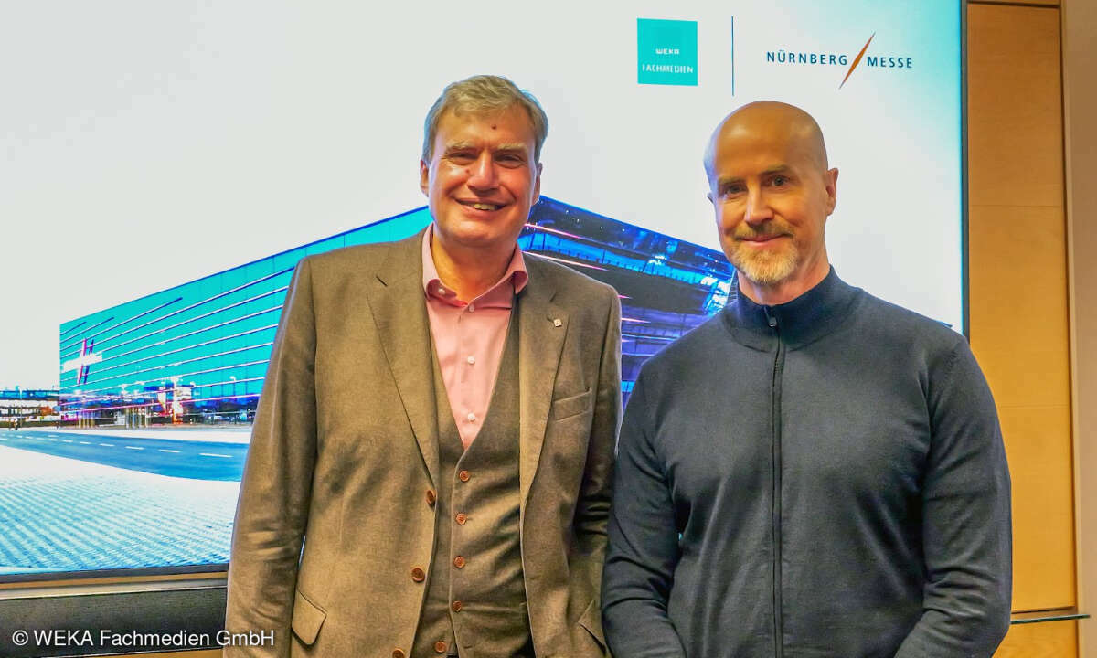 Peter Ottmann (l.), CEO der NürnbergMesse Group, und Matthäus Hose, Geschäftsführer der WEKA Fachmedien GmbH.
