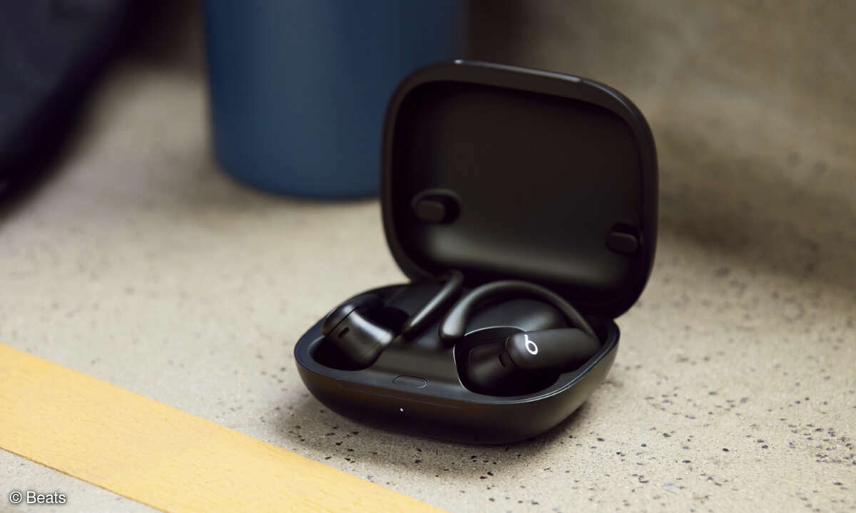 Das Ladecase der Powerbeats Pro 2 unterstützt erstmals kabelloses Qi-Laden.