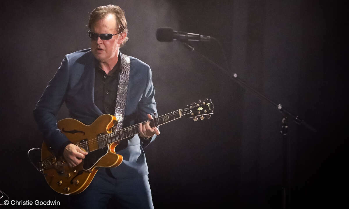 joe-bonamassa-live-tour-2025
