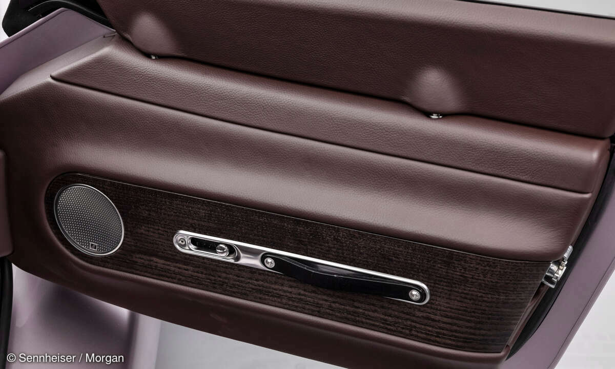 morgan-supersport-studio-detail-doorboard