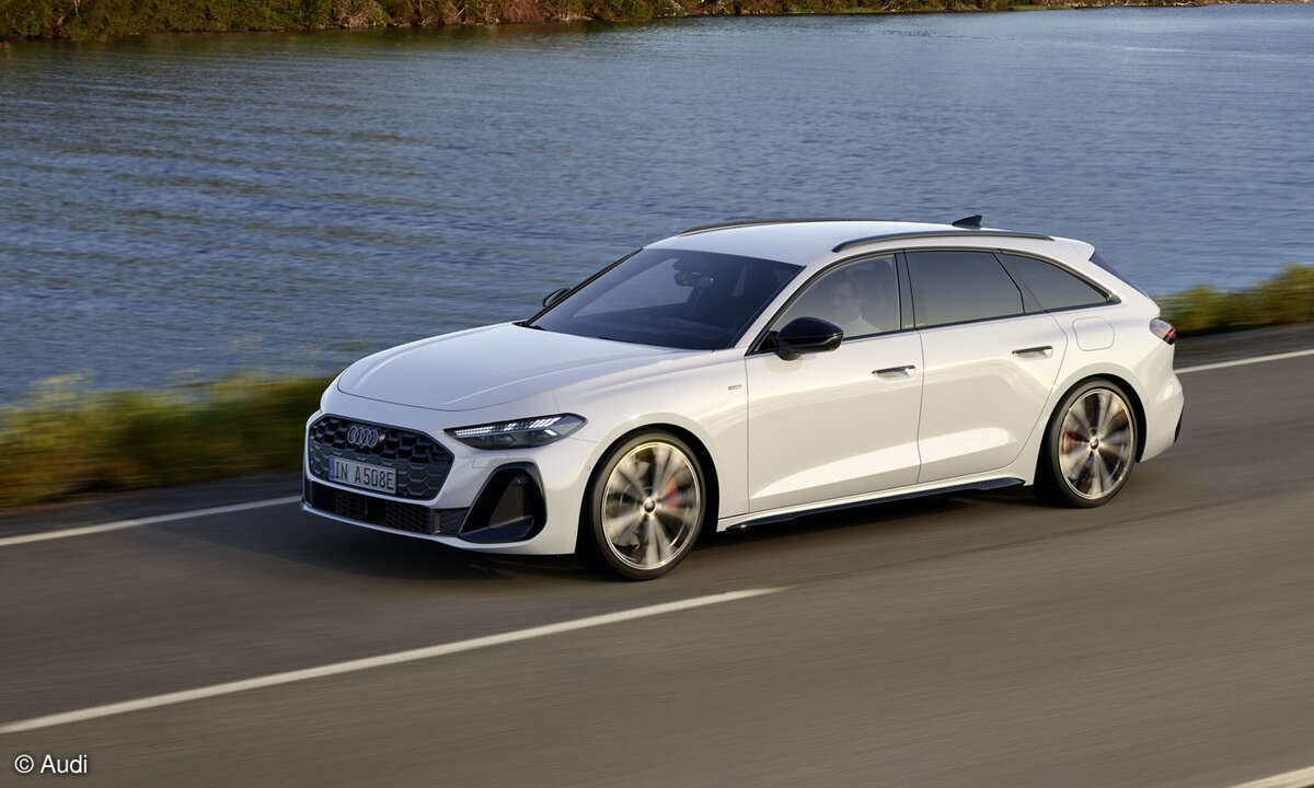 Der neue Audi A5 e-Hybrid wird ab April ausgeliefert.