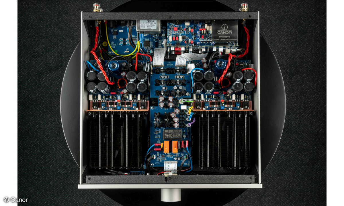 canor-virtus-a3-integrated-hybird-amplifier-interior