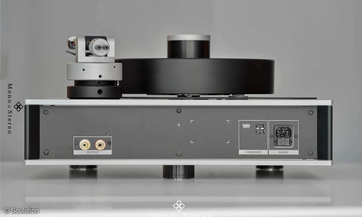soulution-787-high-end-plattenspieler-anschluesse