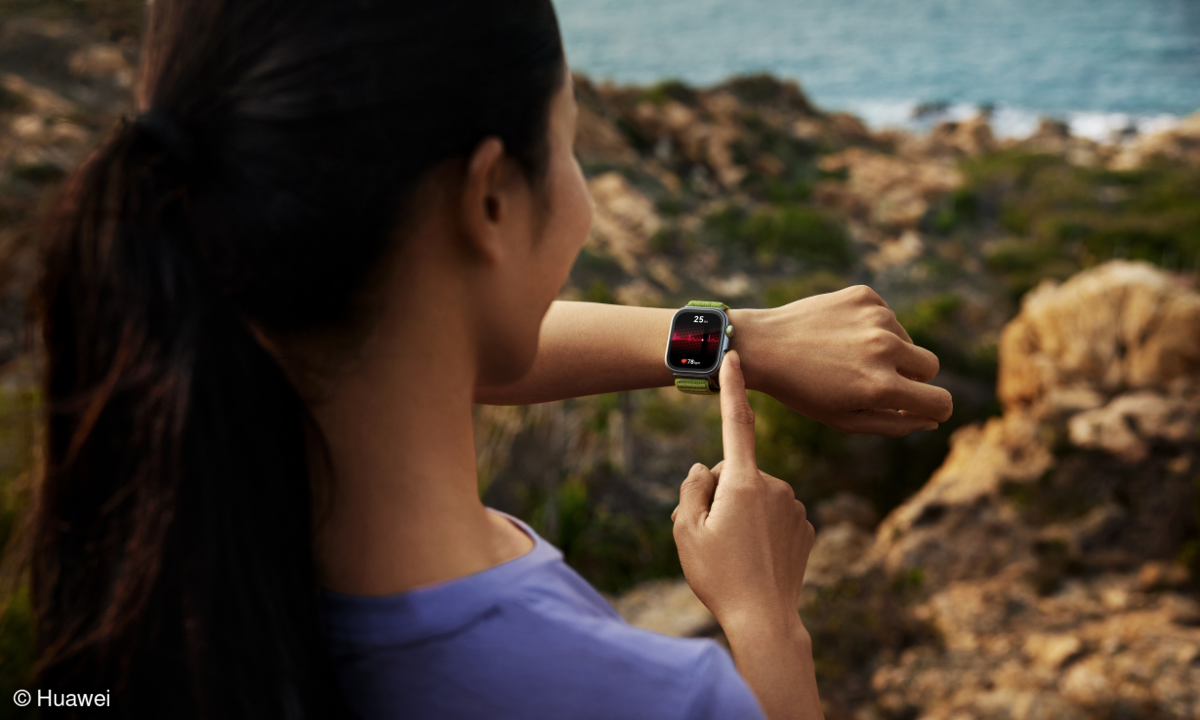 huawei-watch-fit-4-lifestyle-hiking