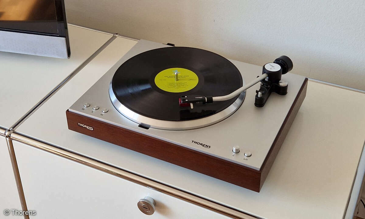thorens-td-404-dd-high-end-direct-drive-turntable