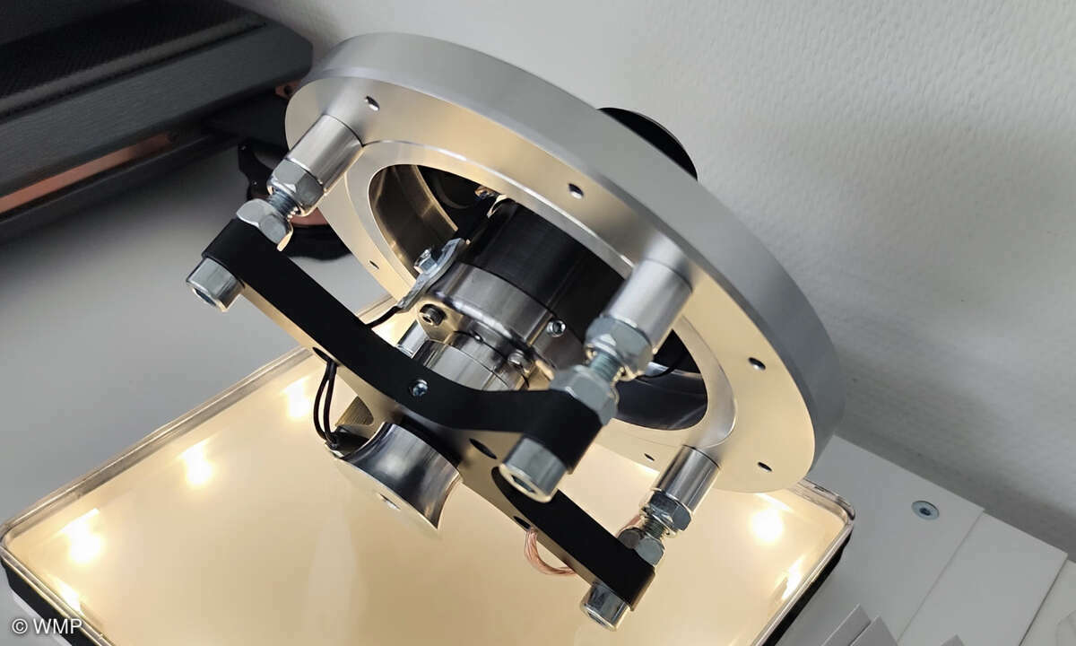 Ilumnia Vocalis MkII Kompaktlautsprecher mit innovativem Chassis ohne Zentrierspinne und Sicke sowie imprägnierter Papiermembran. Konus und Schwingspule wiegen nur wenige Gramm.