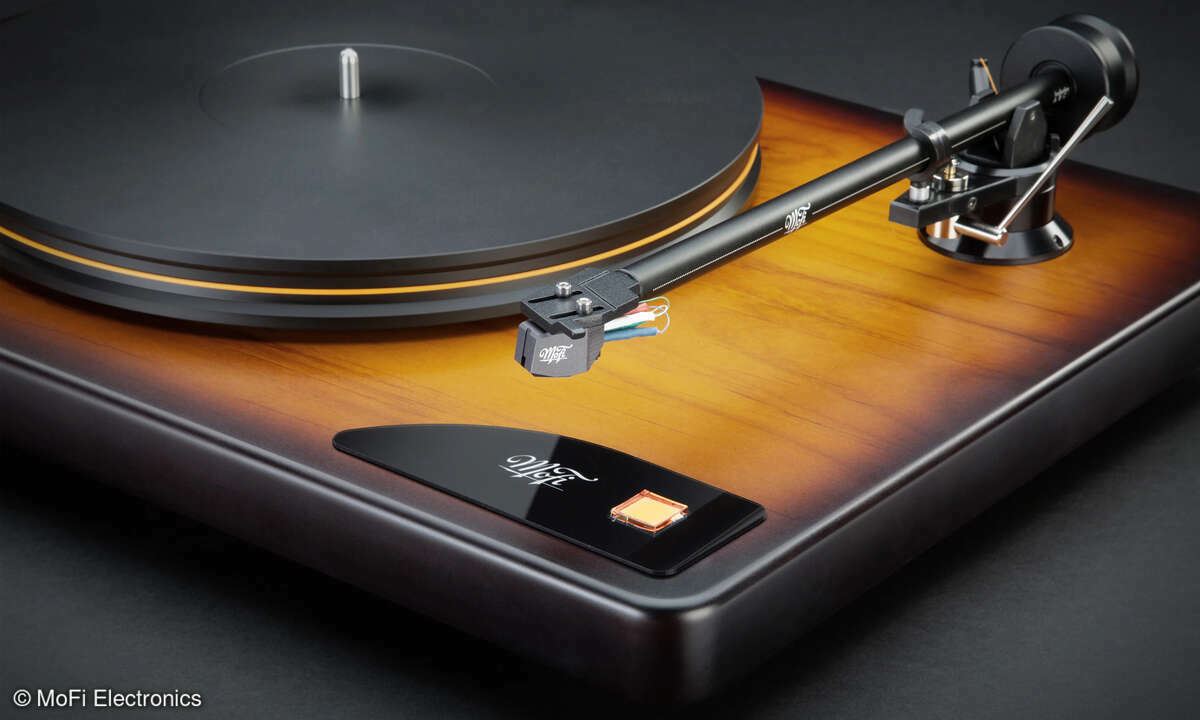 mofi-electronics-fender-american-vintage-turntable