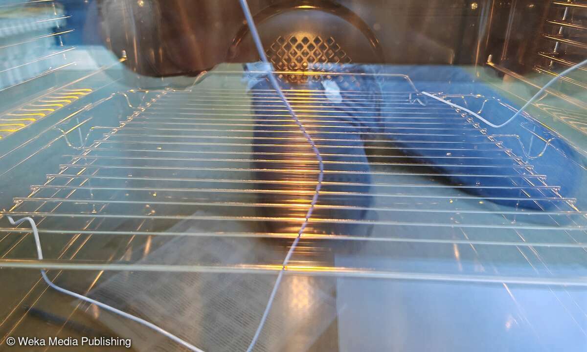 Backröhre mit Temperatursensoren
