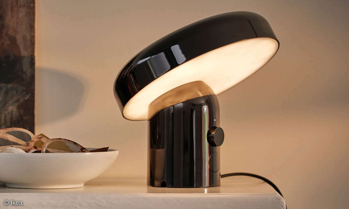 ikea-blomprakt-lautsprecher-lampe-schwarz