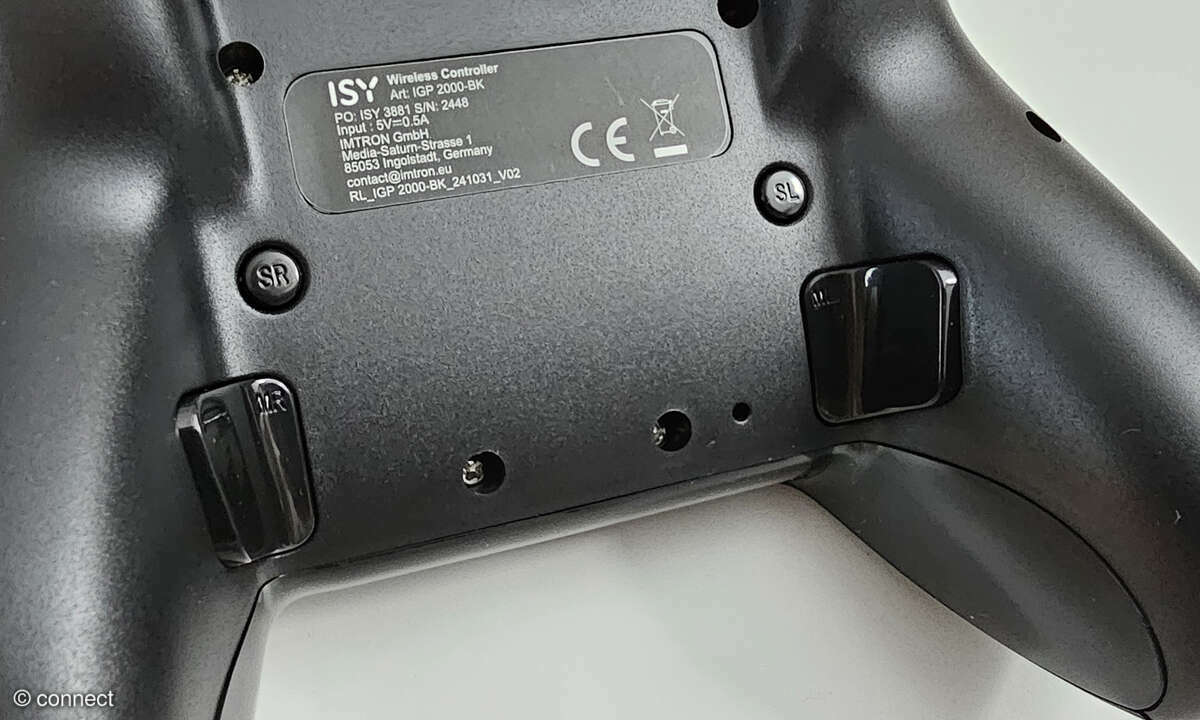 Vier rückwärtige Tasten lassen sich für aufwendige Kombinationen oder wie Paddles von Profi-Controllern nutzen.