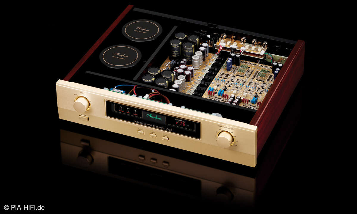 accuphase-c-57-phono-preamplifier-inside