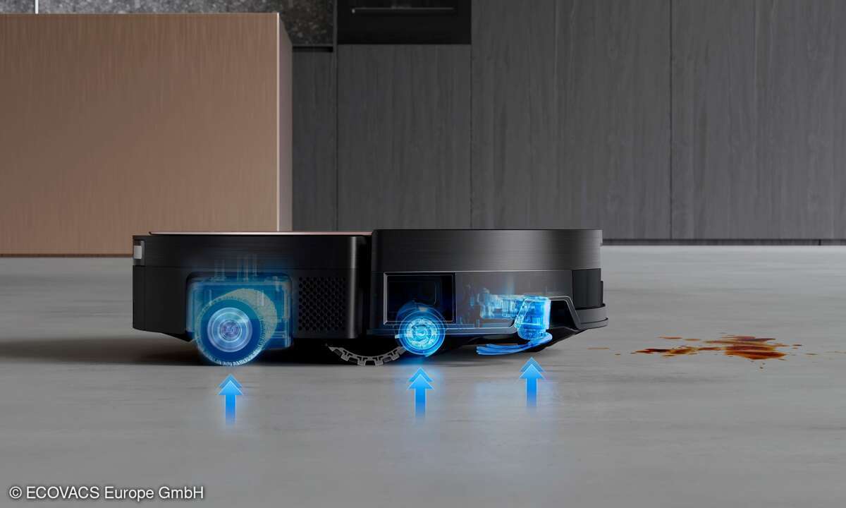deebot-x11-omnicyclone-triple-lift