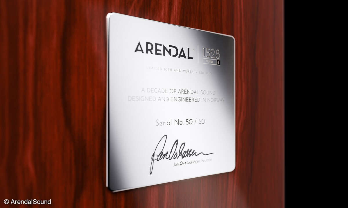 arendal-1528-toewr-8-limited-10th-anniversary-edition-signed-stainless-steel-plate