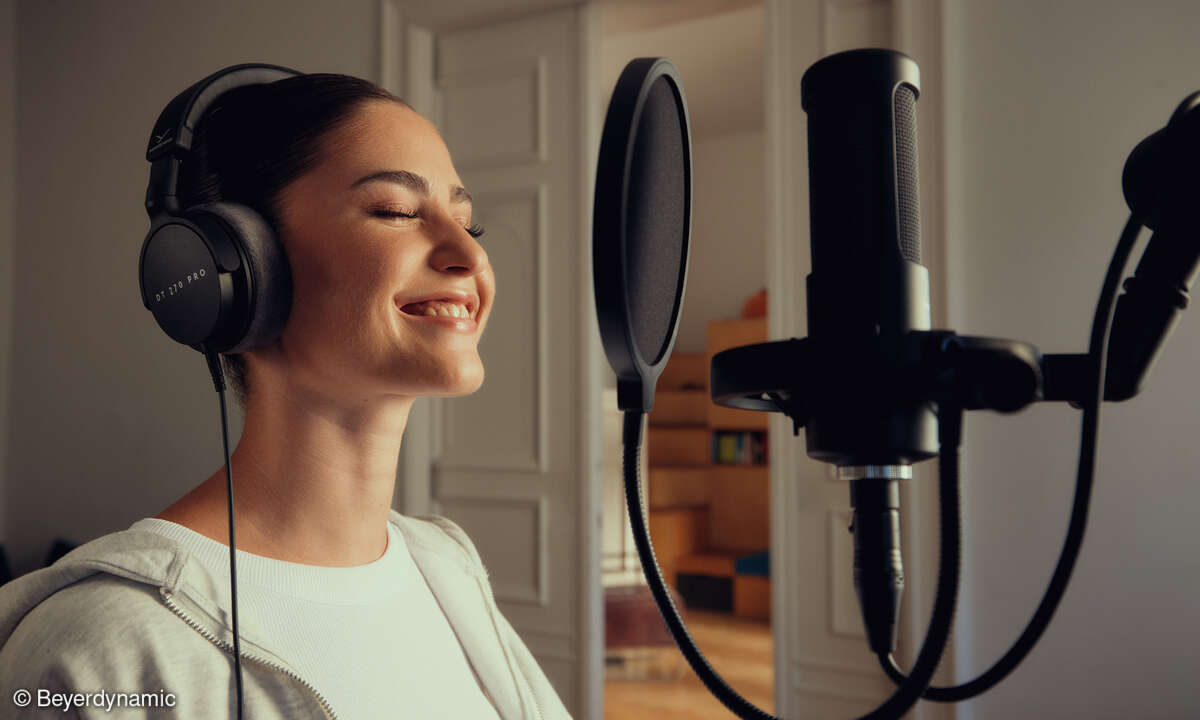 beyerdynamic-dt270pro-25-08-homestudio-vocal-scene-kopfhoerer