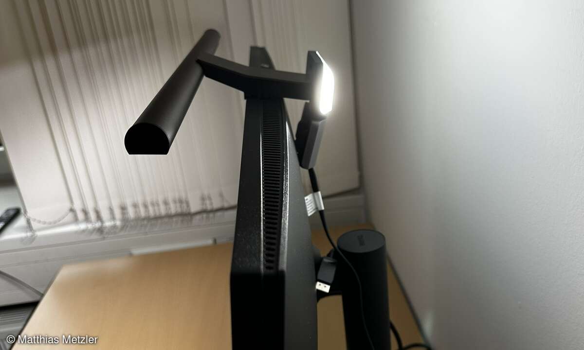 benq-screenbar-halo-2-montage
