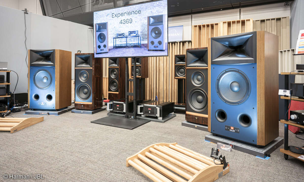 jbl4369-studio-monitor-flagship-speaker-at-tias-with-jbl-summit-series-and-ml-600-series